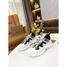 Burberry Low Shoes